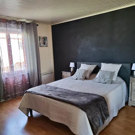 Appartement De 2 Chambres Avec Jardin Clos Et Wifi A A 4 Km De La *