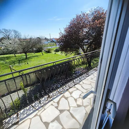 Appartement De 2 Chambres Avec Jardin Clos Et Wifi A A 4 Km De La
